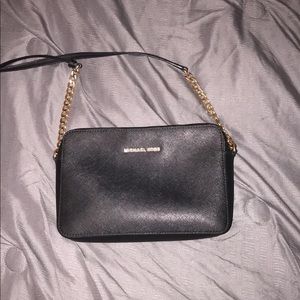 black crossbody michael kors bag